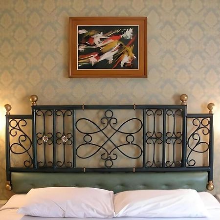 Classic Hotel Jakarta Kültér fotó